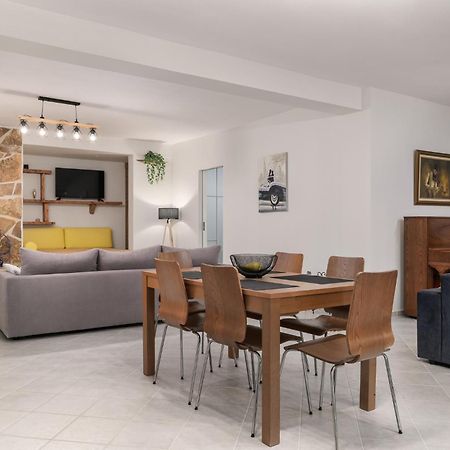 Domelia'S Luxury Apartments Near Airport & Beach Artemida  Buitenkant foto