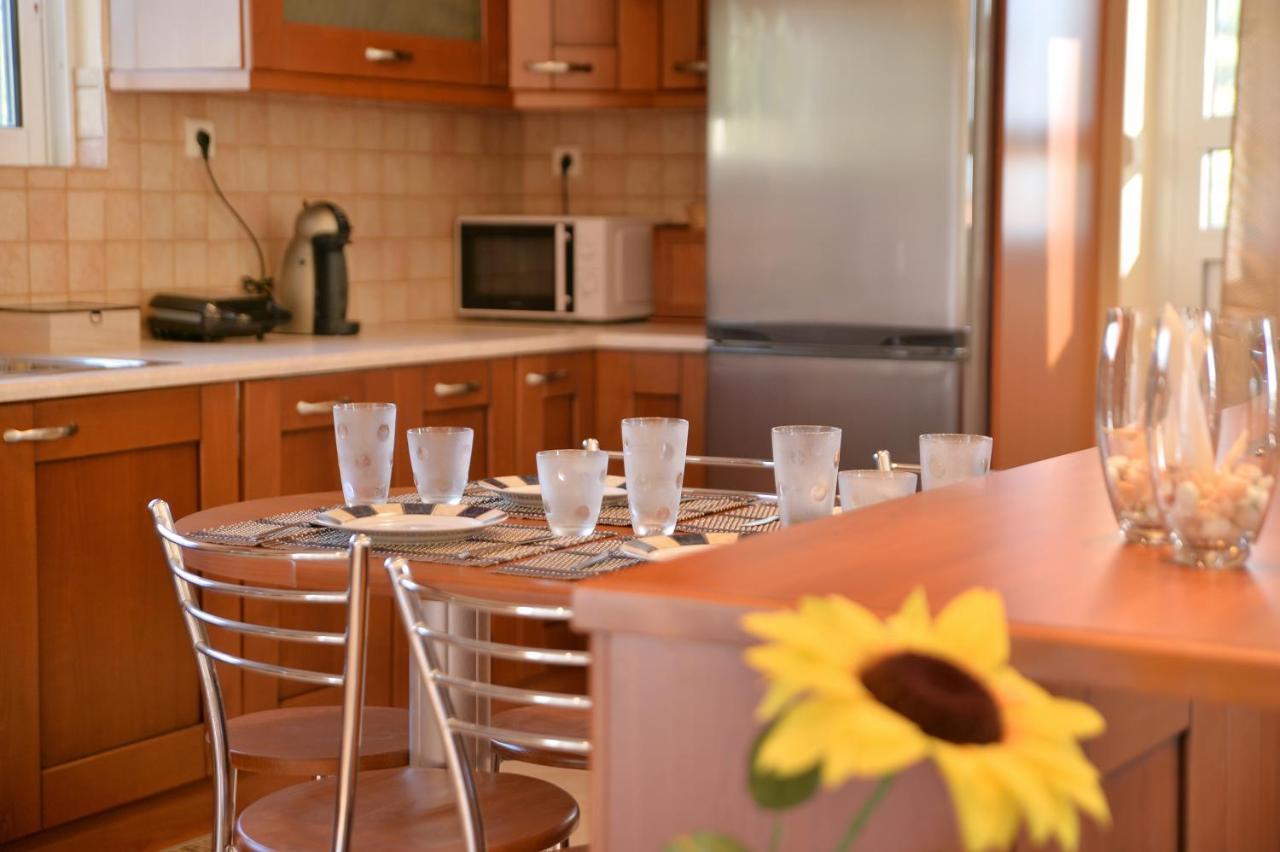 Domelia'S Luxury Apartments Near Airport & Beach Artemida  Buitenkant foto
