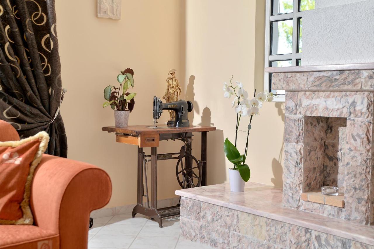 Domelia'S Luxury Apartments Near Airport & Beach Artemida  Buitenkant foto