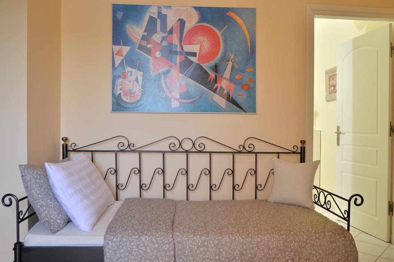 Domelia'S Luxury Apartments Near Airport & Beach Artemida  Buitenkant foto