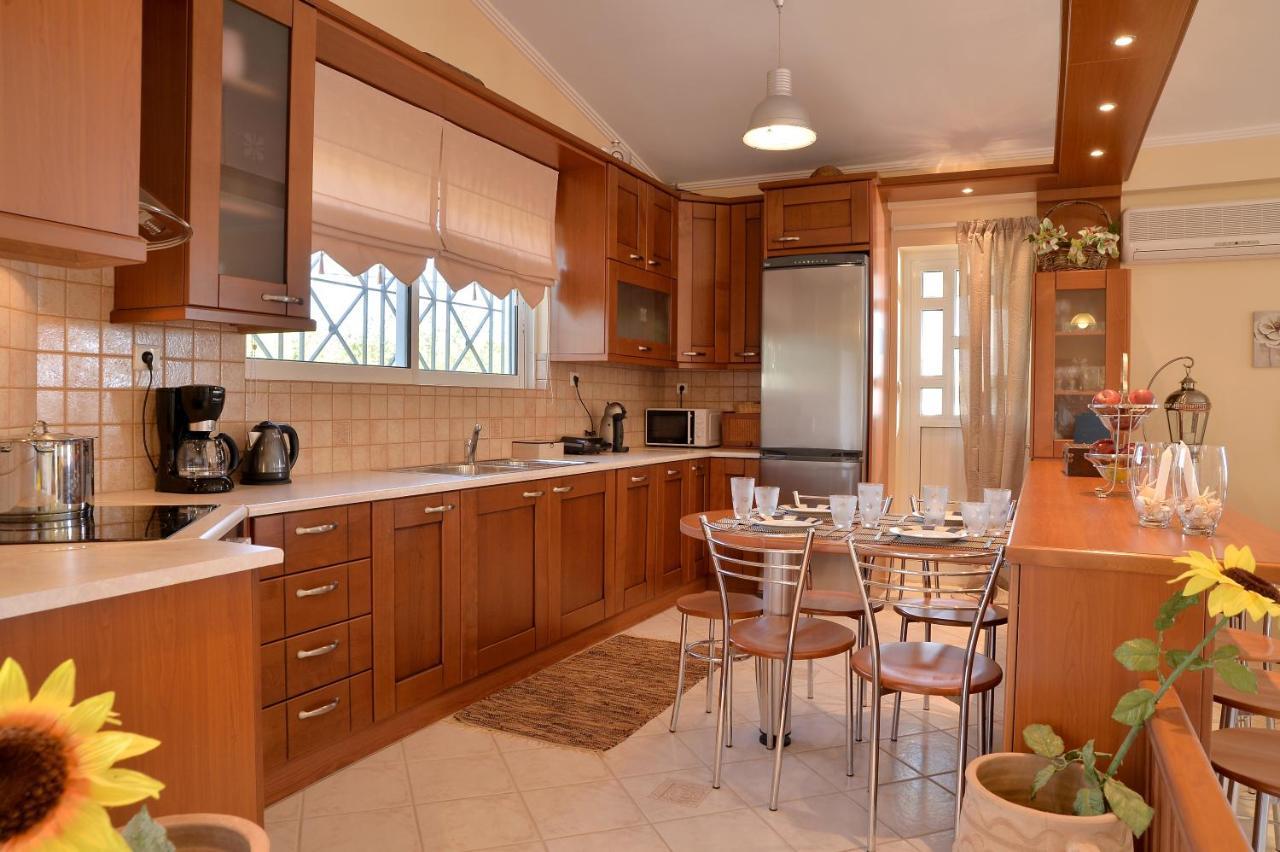 Domelia'S Luxury Apartments Near Airport & Beach Artemida  Buitenkant foto
