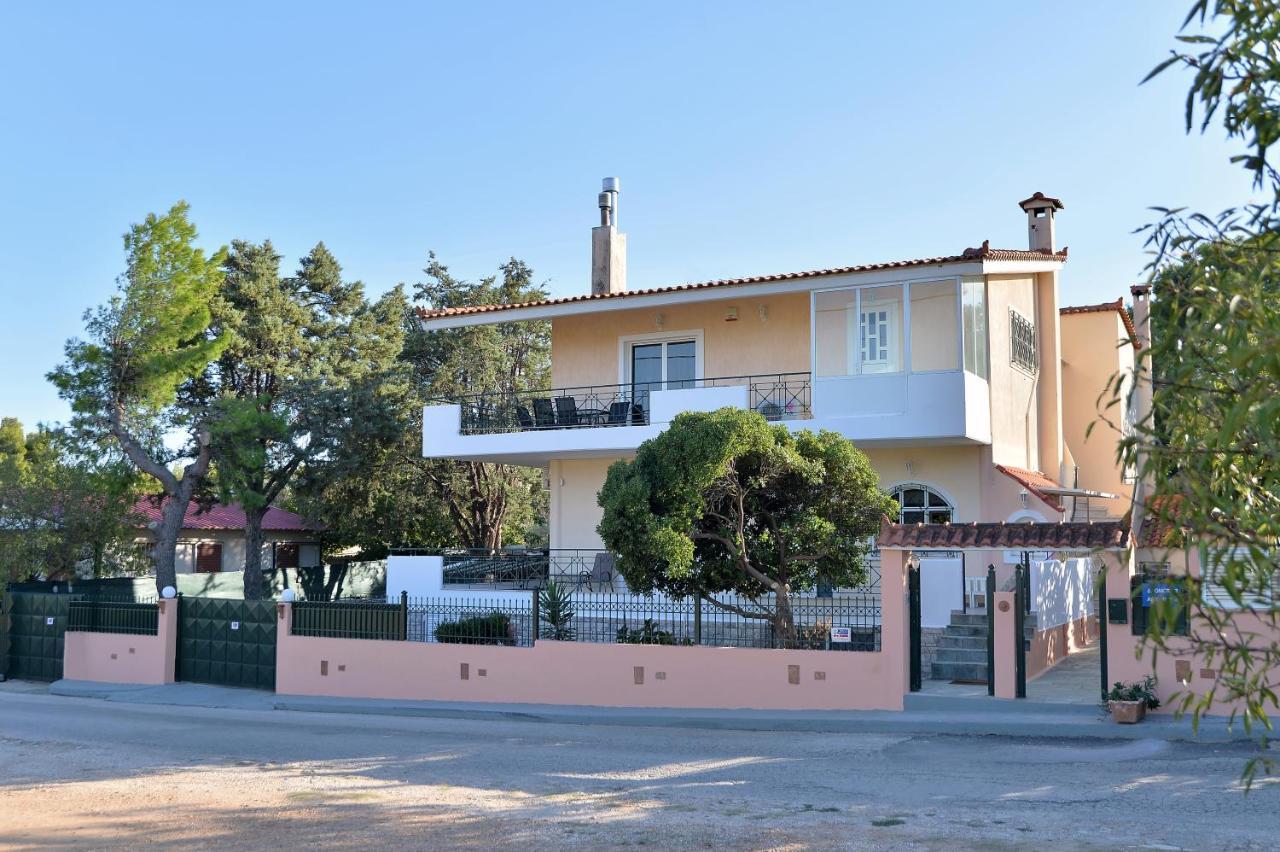Domelia'S Luxury Apartments Near Airport & Beach Artemida  Buitenkant foto