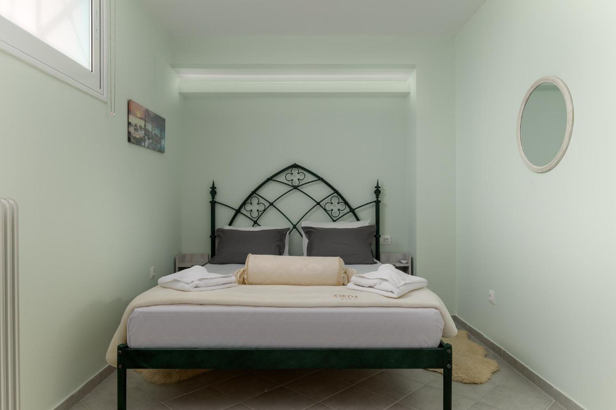 Domelia'S Luxury Apartments Near Airport & Beach Artemida  Buitenkant foto